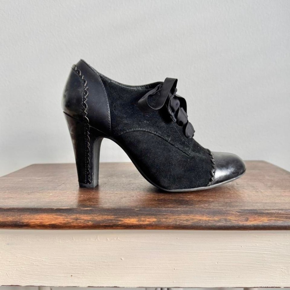 Black Suede Leather Oxford Heel Size 6